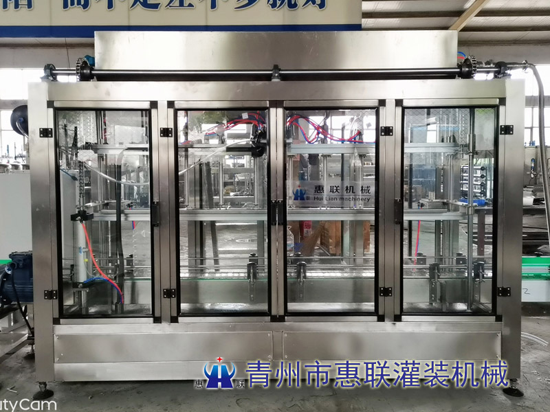 葉面肥灌裝機可以根據客戶的不同要求進行不同改進